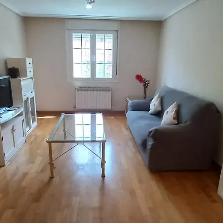 Con 3 Y Garaje A 10 Minutos De Apartman Valladolid
